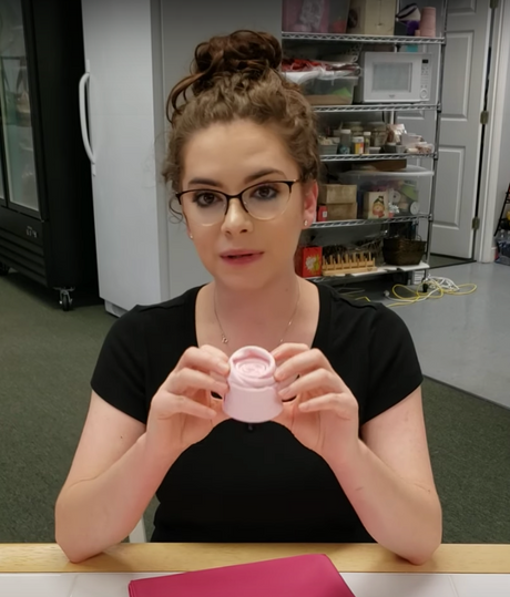 Napkin Folding Tutorial: Rose Shape